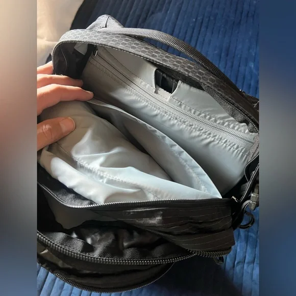 Osprey Tropos 32L EUC - Picture 10 of 16